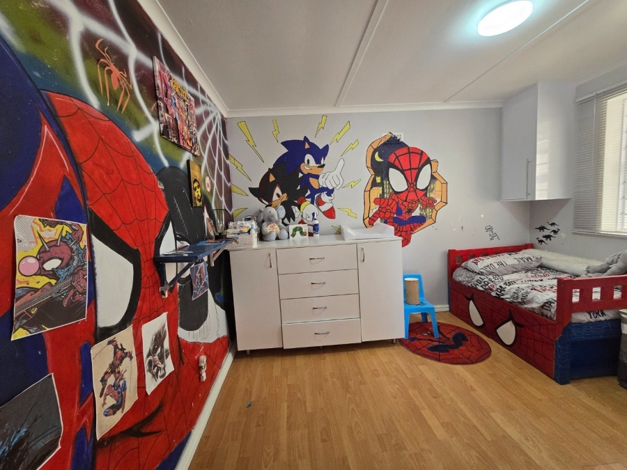 5 Bedroom Property for Sale in Portlands Western Cape